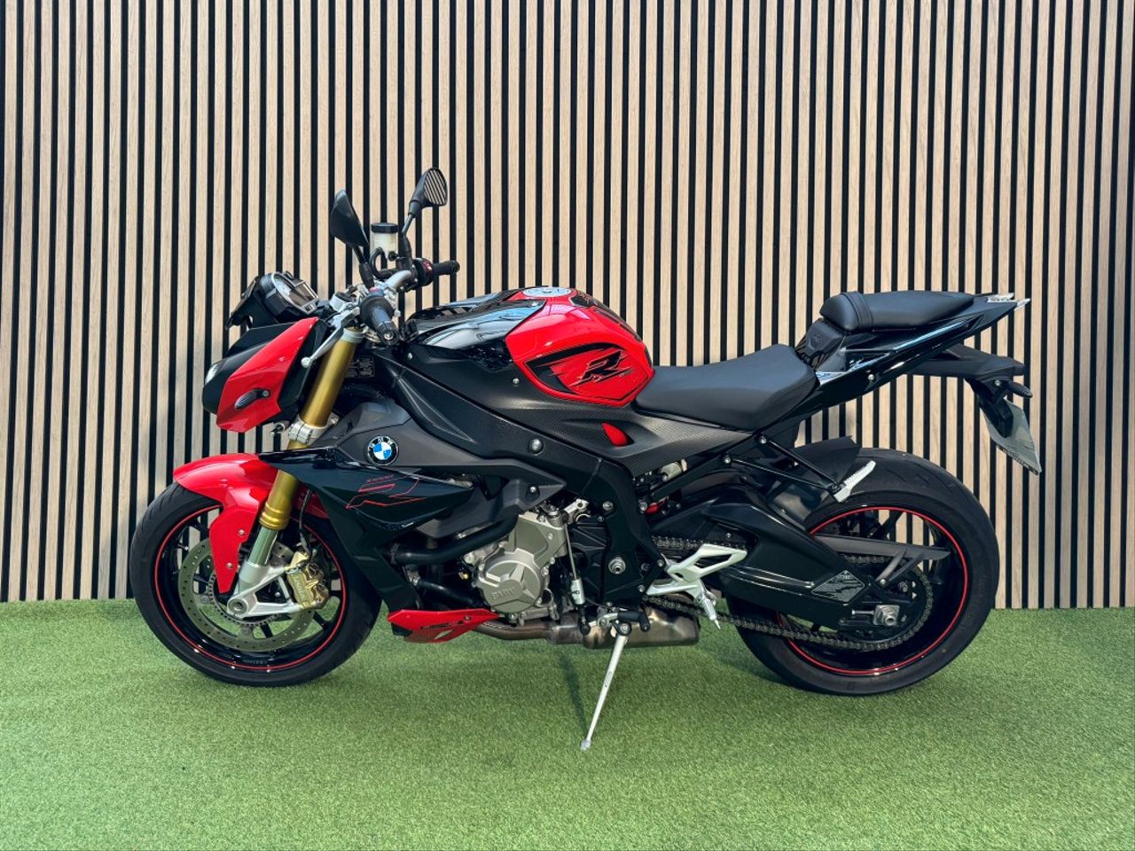 Moto BMW S 1000 R de seguna mano del año 2019 en Madrid