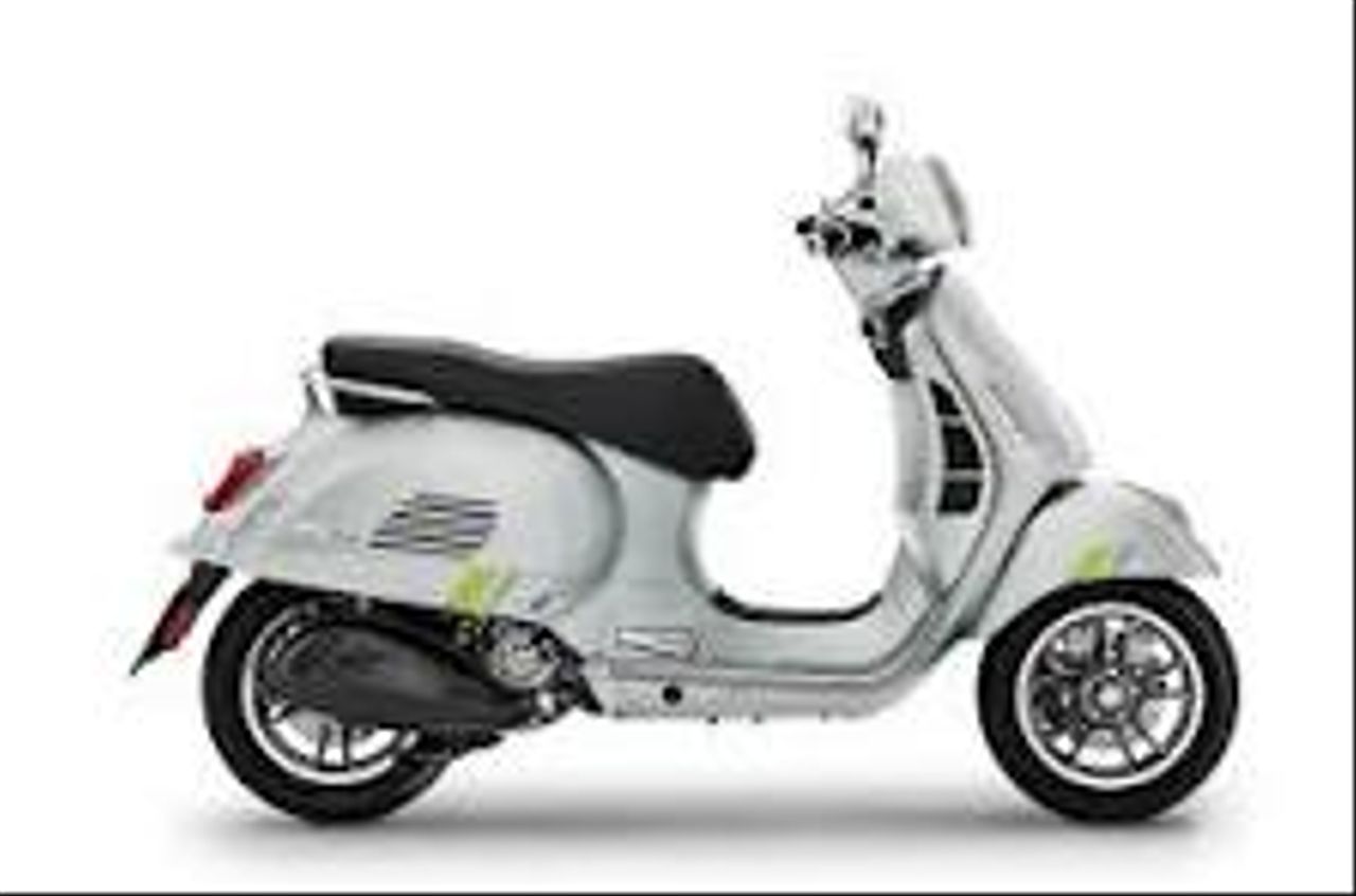 Moto VESPA GTS 125 de seguna mano del año 2022 en Barcelona