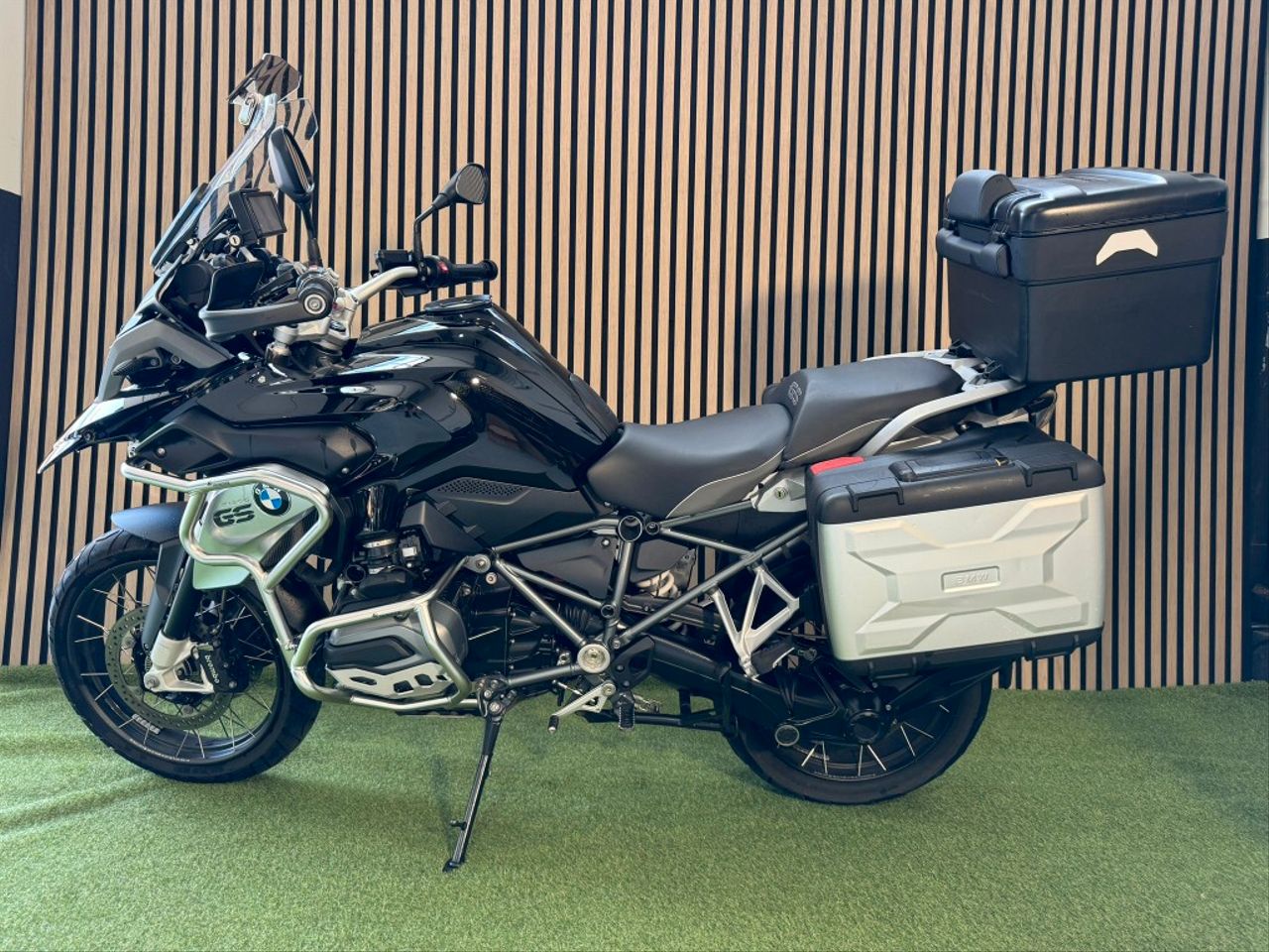 Moto BMW R 1200 GS de seguna mano del año 2016 en Madrid